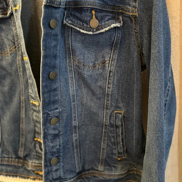Universal Thread Freeborn Jean Jacket Size L. Customized Crocheted Trim. - Picture 5 of 8